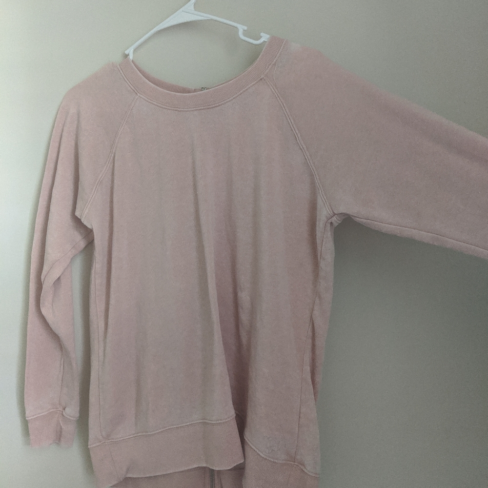 Light-weight pink sweatshirt with sliver zipper
